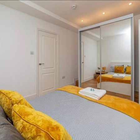 Beautiful 1Bd Apartment On The King'S Road Chelsea ลอนดอน ภายนอก รูปภาพ