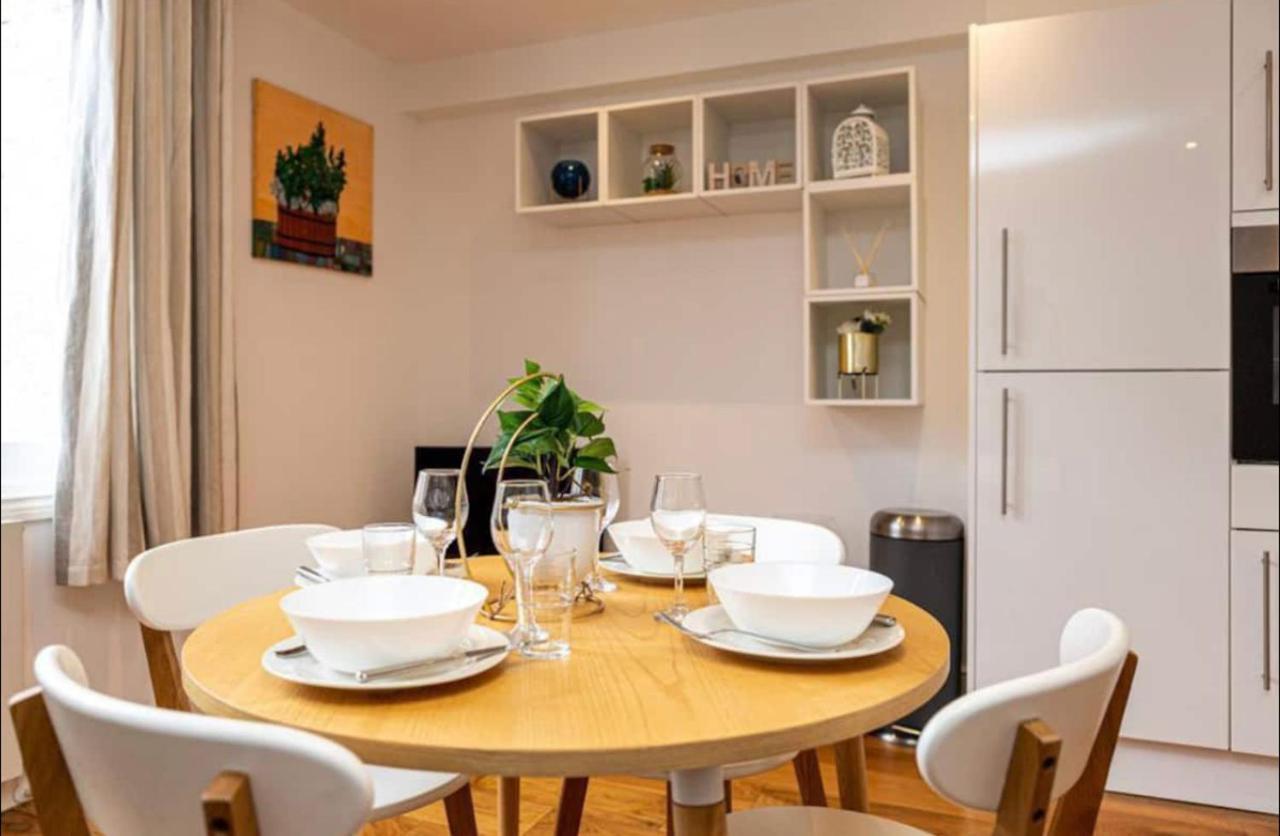 Beautiful 1Bd Apartment On The King'S Road Chelsea ลอนดอน ภายนอก รูปภาพ