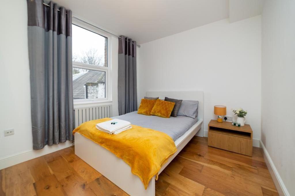 Beautiful 1Bd Apartment On The King'S Road Chelsea ลอนดอน ภายนอก รูปภาพ